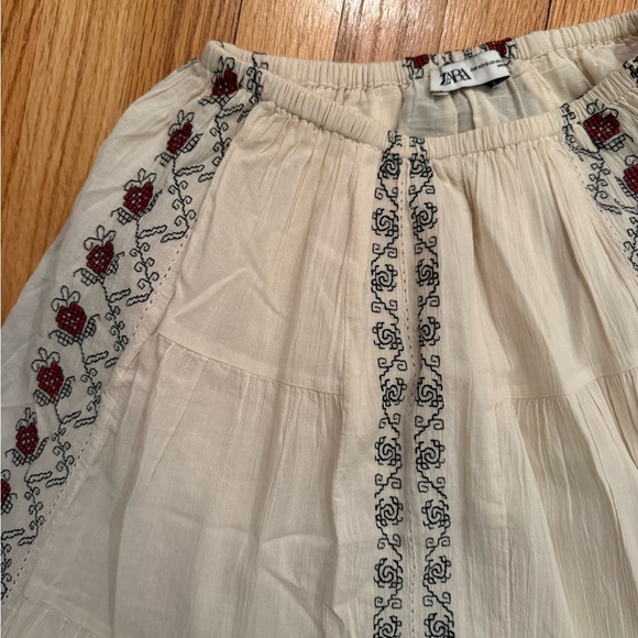 Bohemian Cream Maxi Skirt with Embroidered Details, Zara size xs-s, never worn - Picture 2 of 3